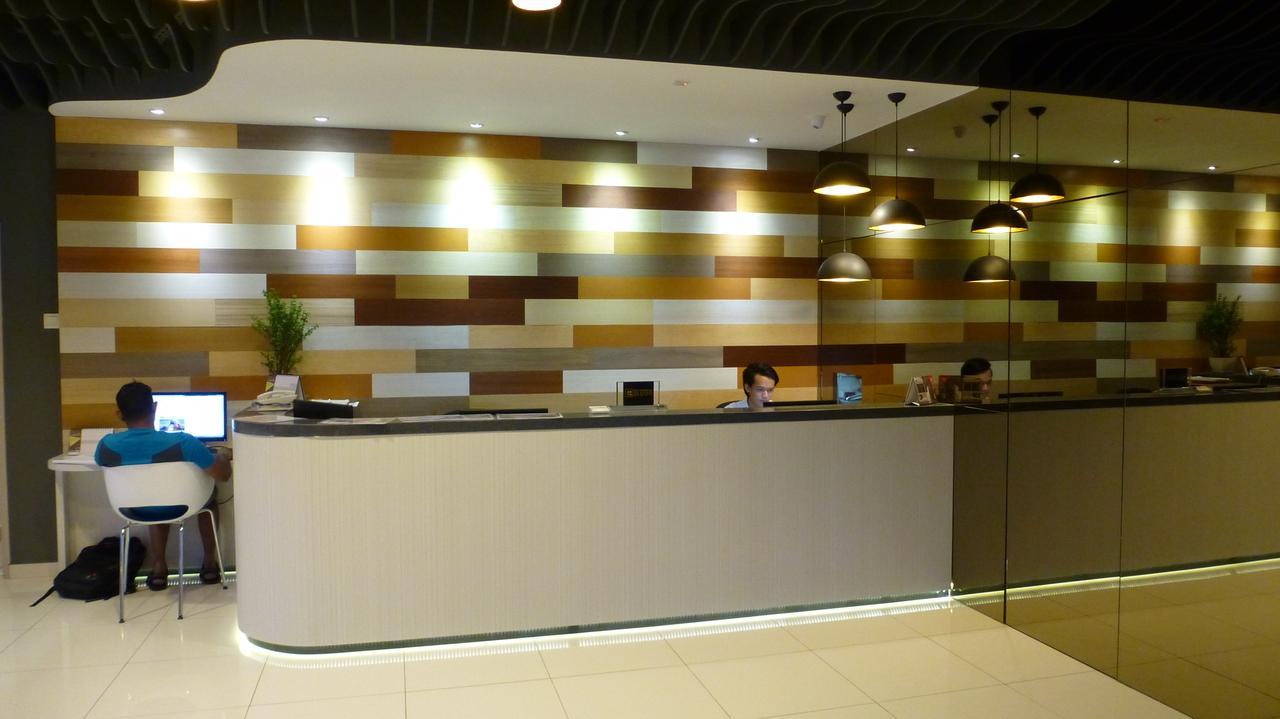 Uptown Subang Airport Hotel Шах Алам Екстериор снимка