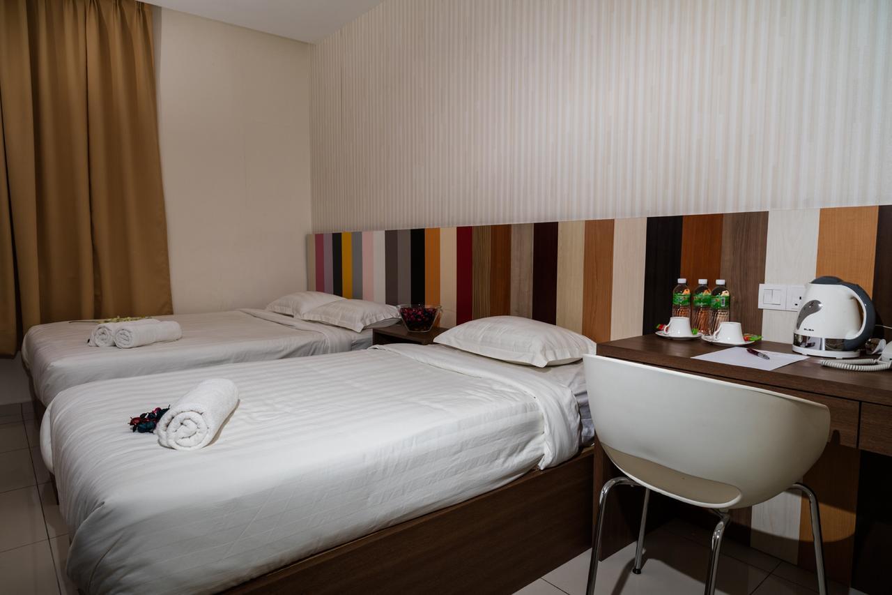 Uptown Subang Airport Hotel Шах Алам Екстериор снимка