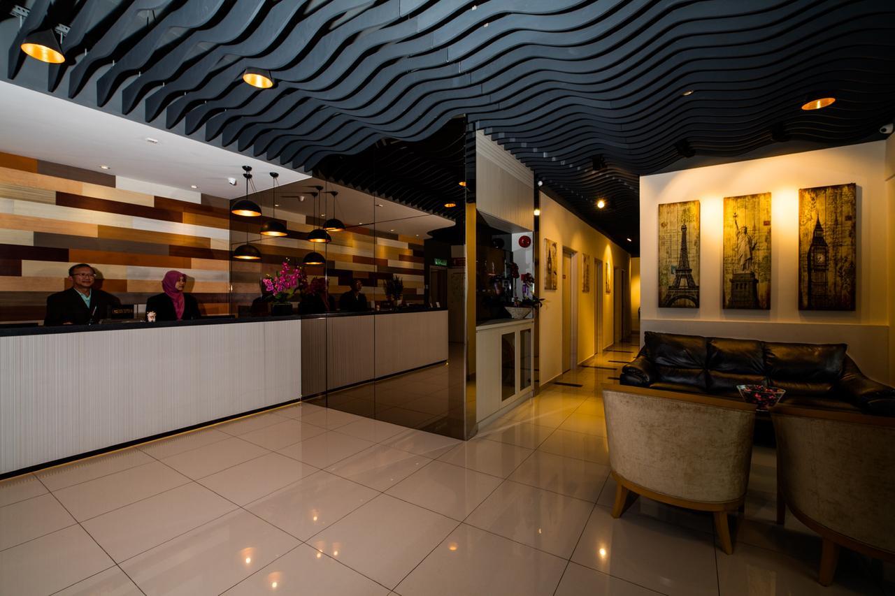 Uptown Subang Airport Hotel Шах Алам Екстериор снимка