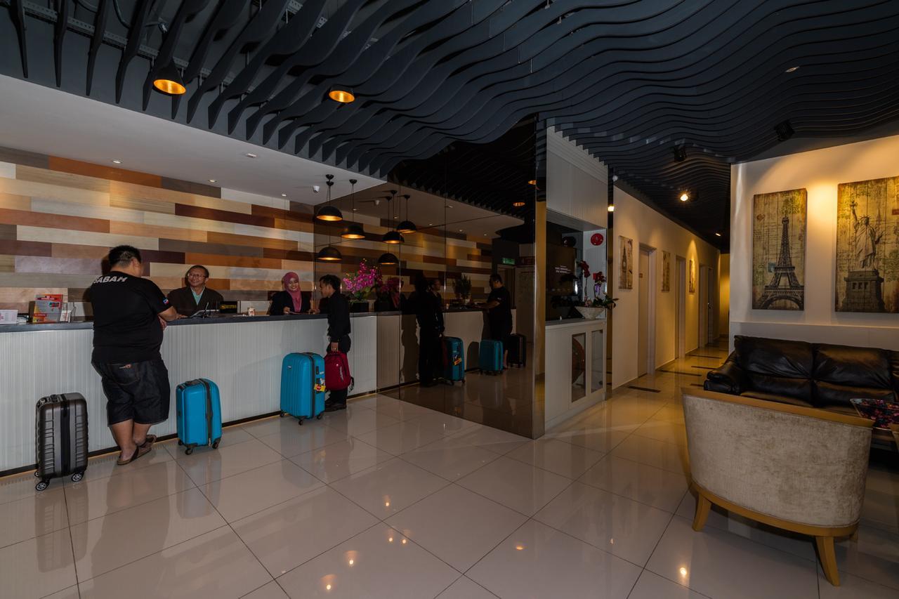 Uptown Subang Airport Hotel Шах Алам Екстериор снимка
