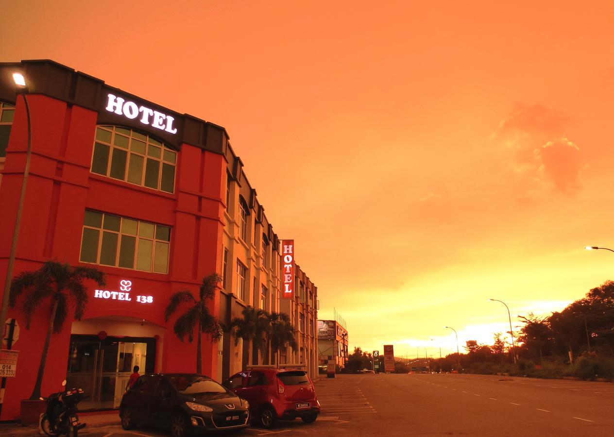 Uptown Subang Airport Hotel Шах Алам Екстериор снимка
